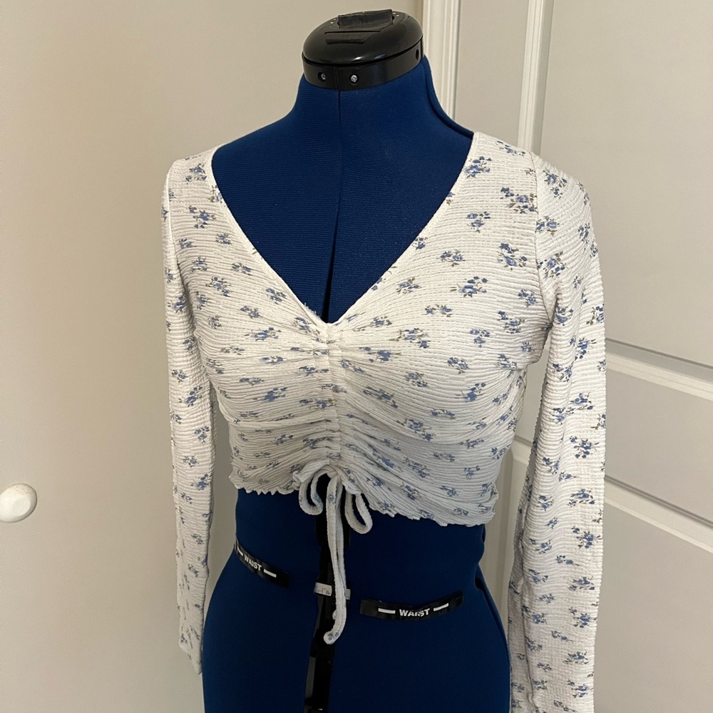 Floral Cropped Long Sleeve Top